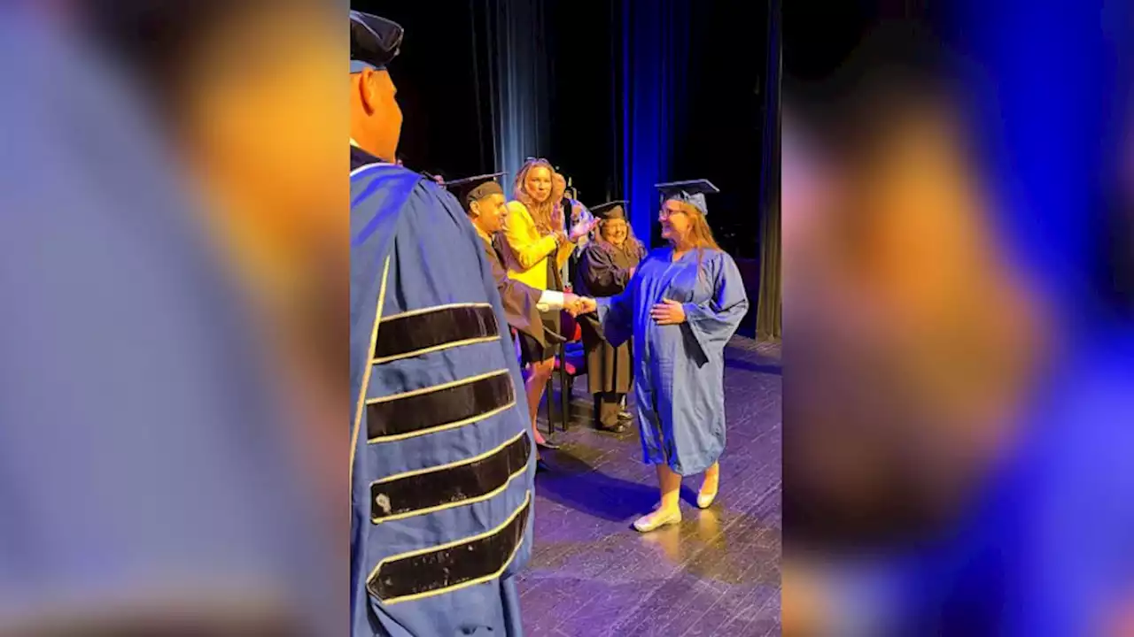 First-time mom walks at college graduation while 38 weeks pregnant