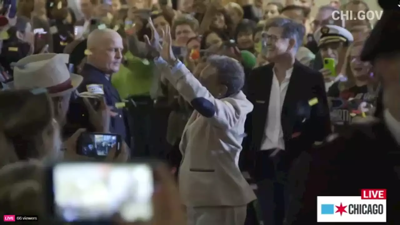 Lori Lightfoot makes finals stops as Chicago mayor ahead of Brandon Johnson's inauguration