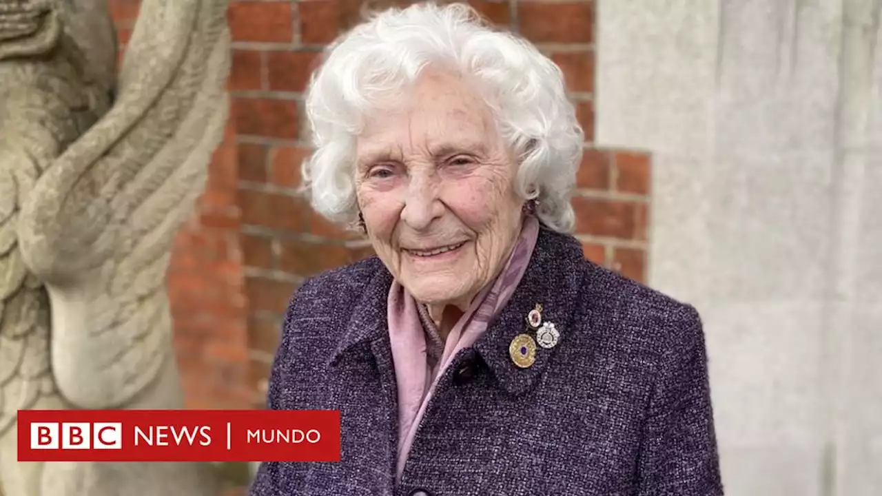 La impactante vida de Betty Webb, la última sobreviviente de los expertos que descifraron los códigos nazis - BBC News Mundo