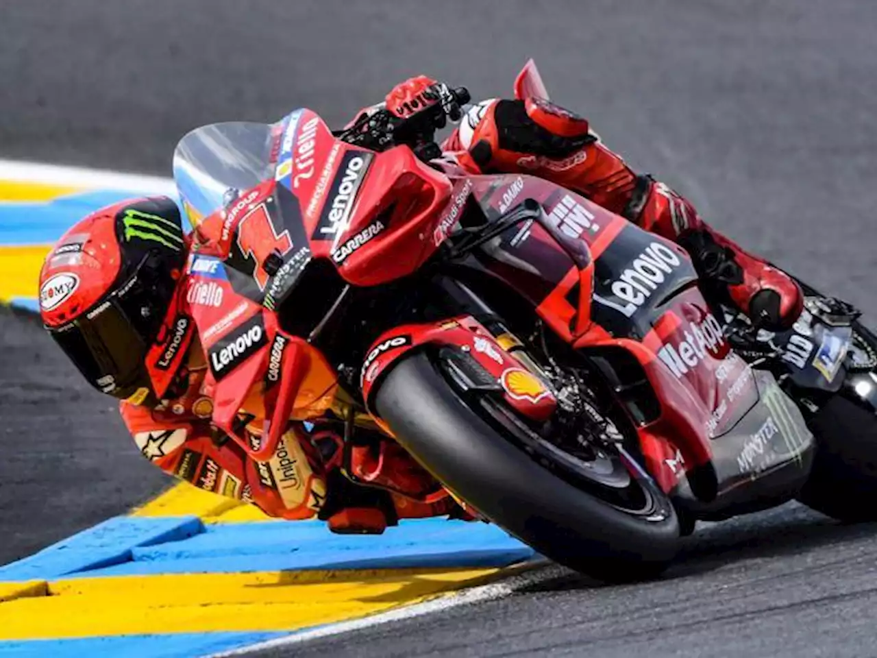 MotoGp Francia, graffio di Bagnaia (Ducati): pole davanti a Marquez e Marini