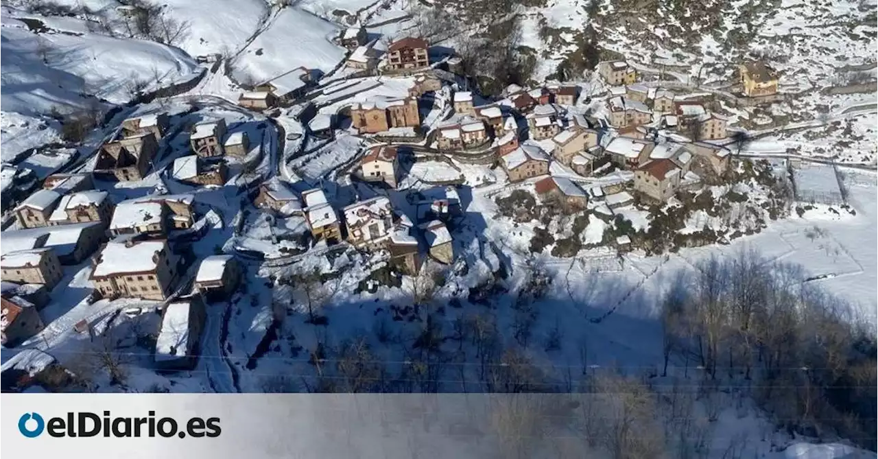 Casa por casa o de camino a la huerta: así se hace la campaña electoral en el pueblo más pequeño de Cantabria