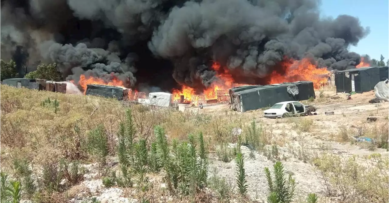 Un herido y 120 desalojados por un incendio en un asentamiento de temporeros migrantes en Huelva