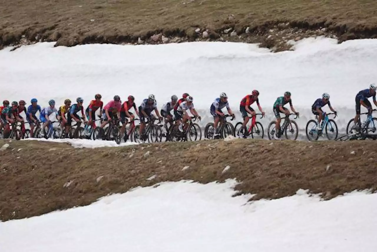 Rigo responde a polémico uso de helicópteros en el Giro: 'El que tiene plata que gaste'