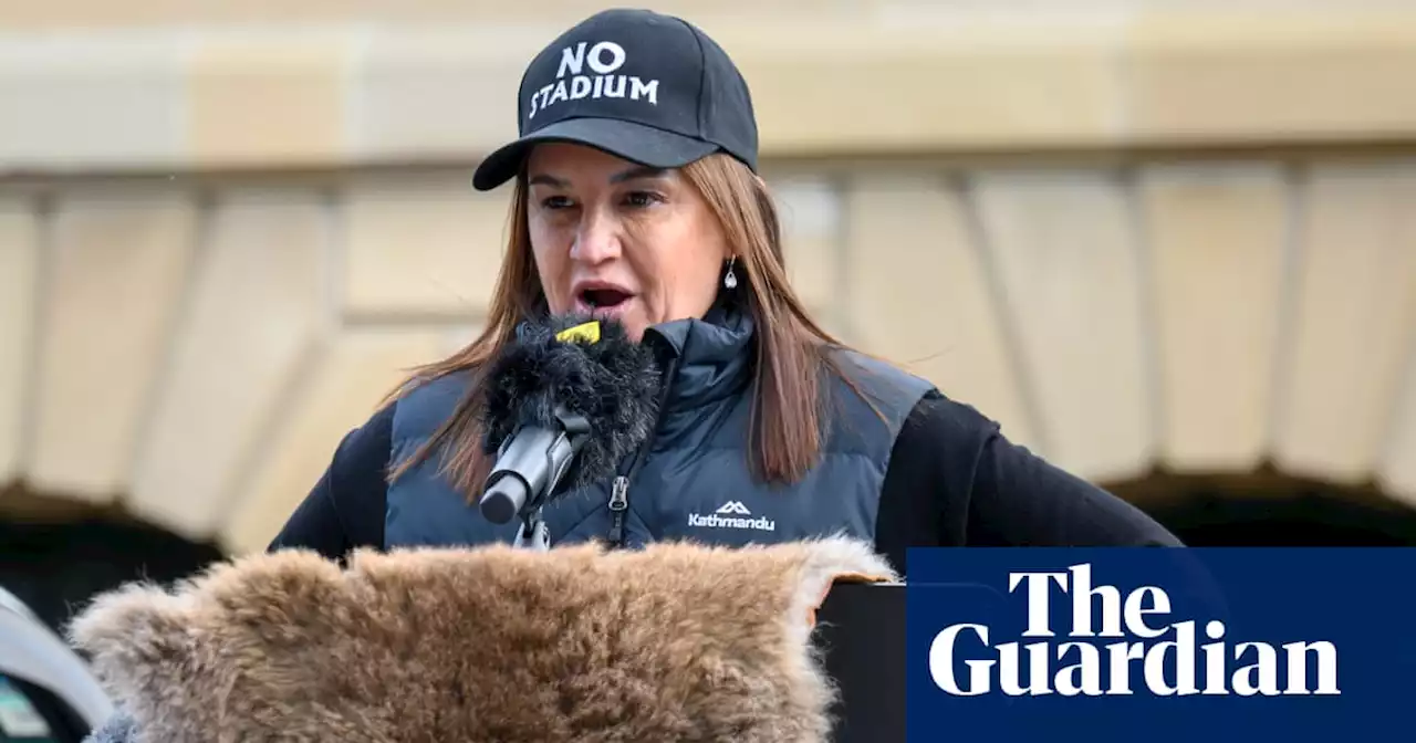 Jacqui Lambie joins thousands of Tasmanians at rally against $715m AFL stadium