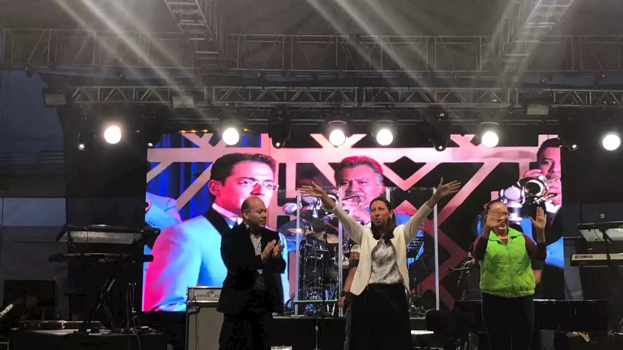 Alexander Acha festeja con un concierto a más de 5 mil mamás en Venustiano Carranza