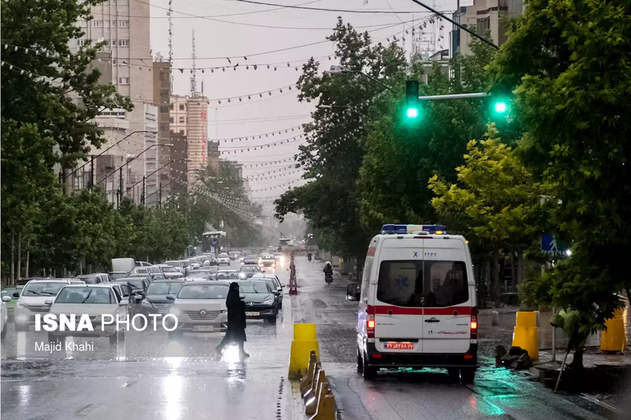 رگبار و رعد و برق در برخی استان‌ها/ توده گرد و خاک در غرب کشور
