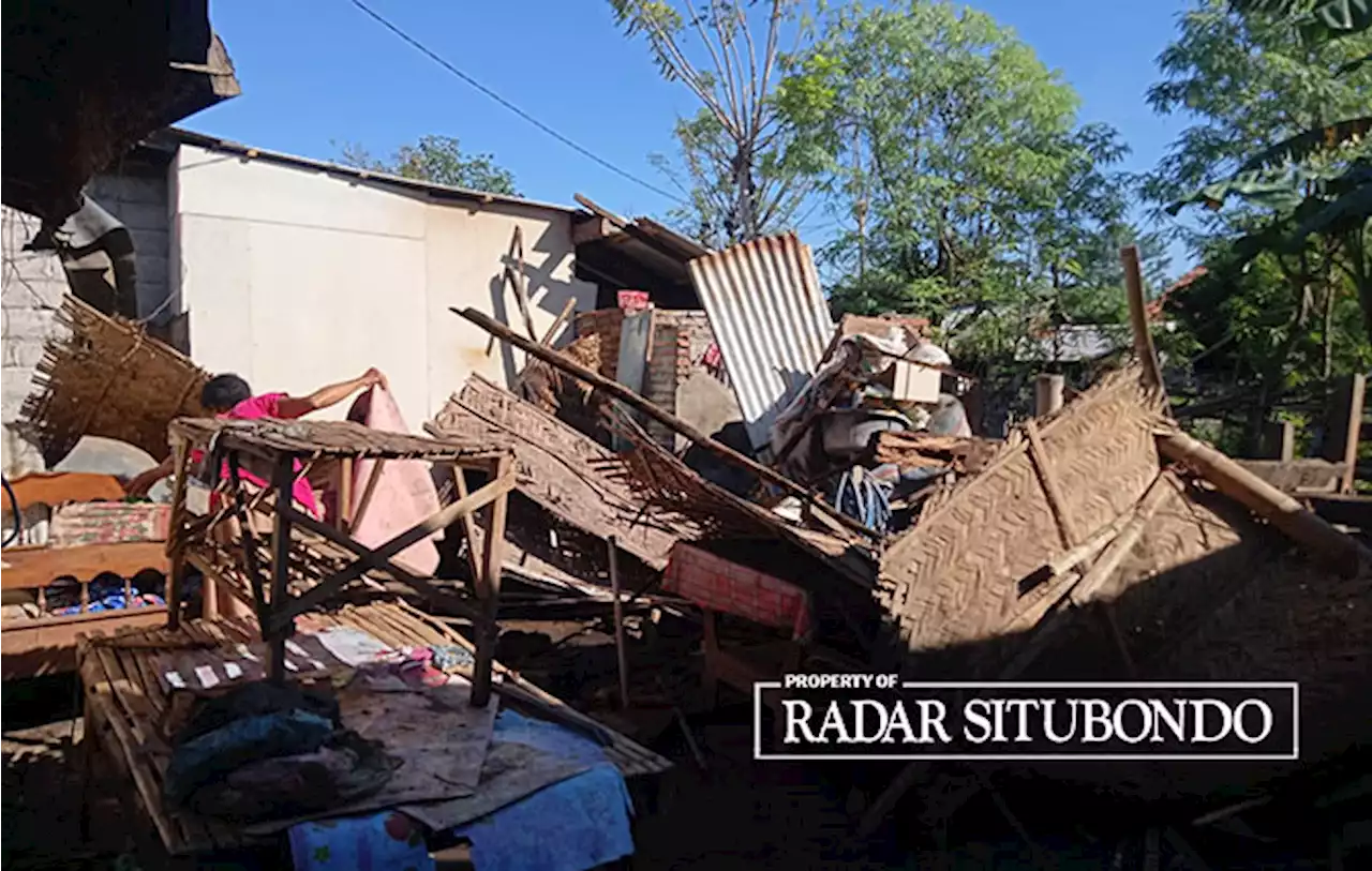 Diguyur Hujan Deras, Rumah Warga Arjasa Roboh