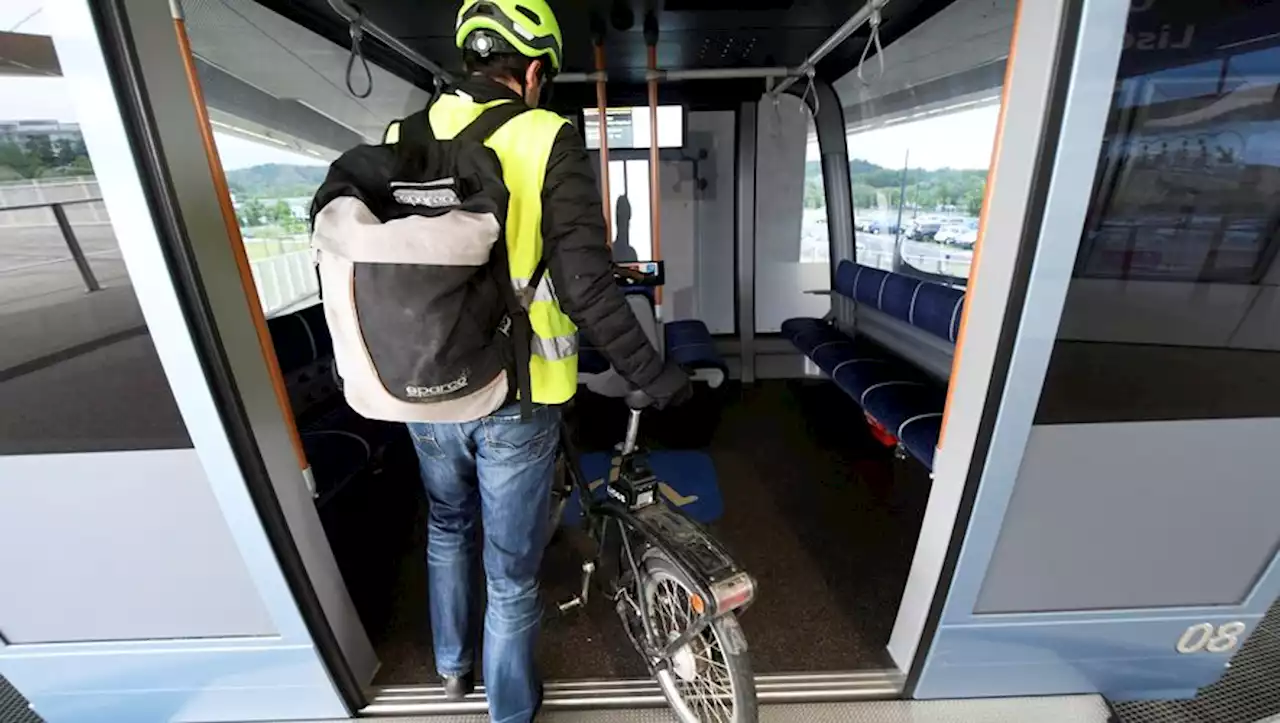 Un an de Téléo : à vélo dans le téléphérique, Stéphane 15 minutes pour aller travailler