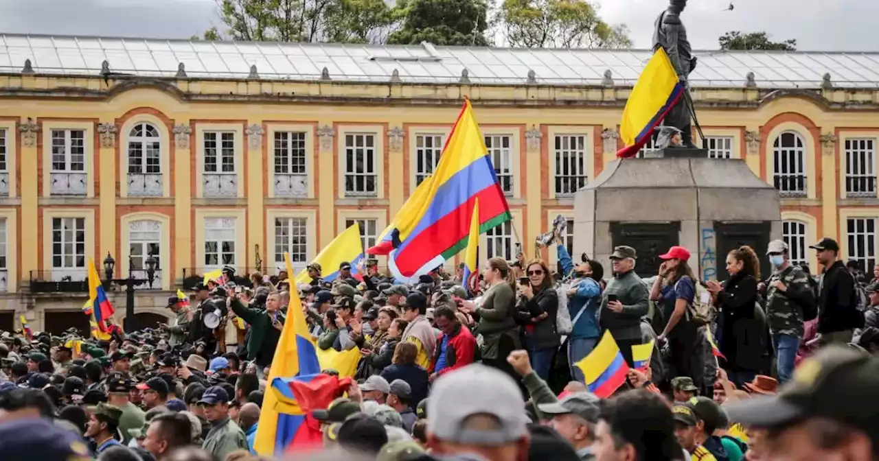 Militares en retiro dicen que declaraciones de Marulanda no recogen sus ideas