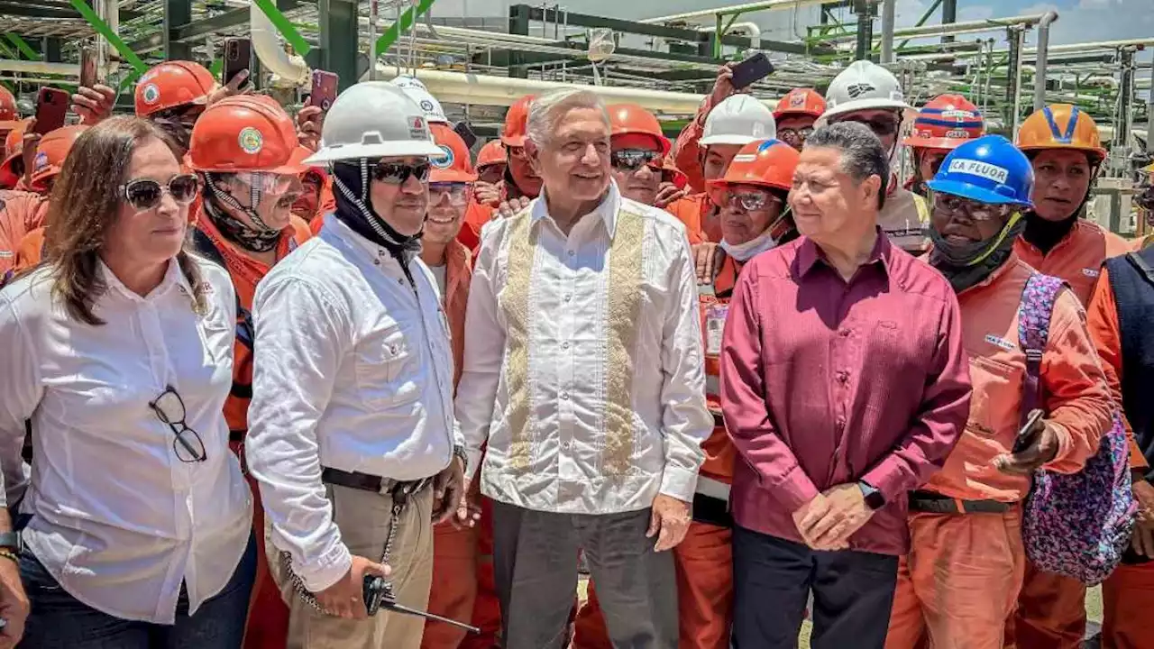 AMLO asegura que México ya no comprará gasolina en el extranjero en 2024