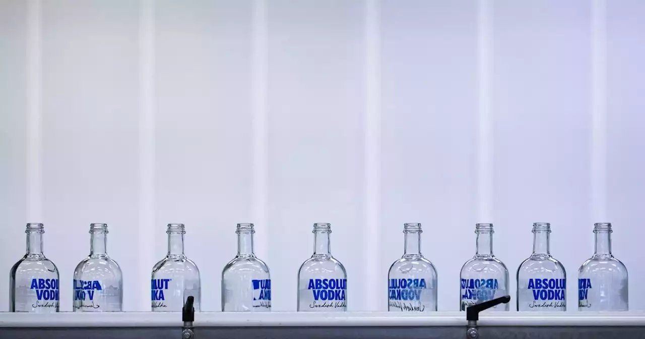 Ukraine: Pernod Ricard annonce cesser ses opérations en Russie après une polémique sur sa vodka Absolut