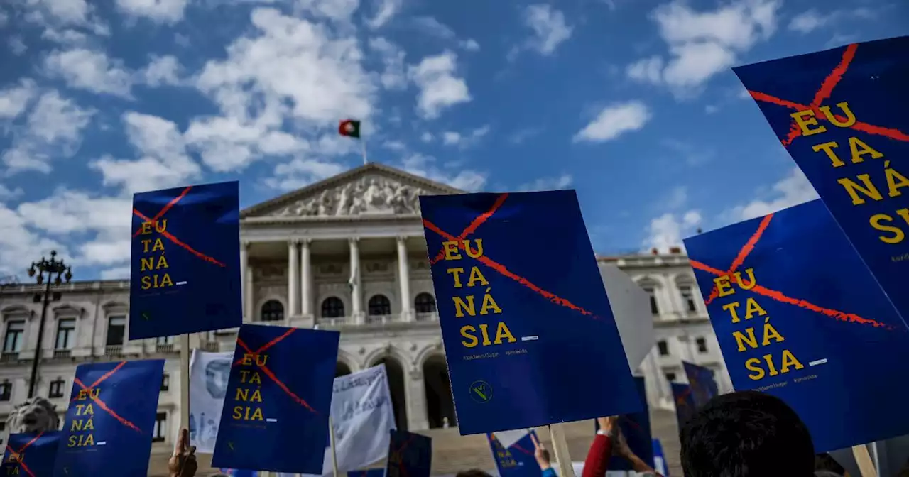 Le Parlement portugais dépénalise l'euthanasie