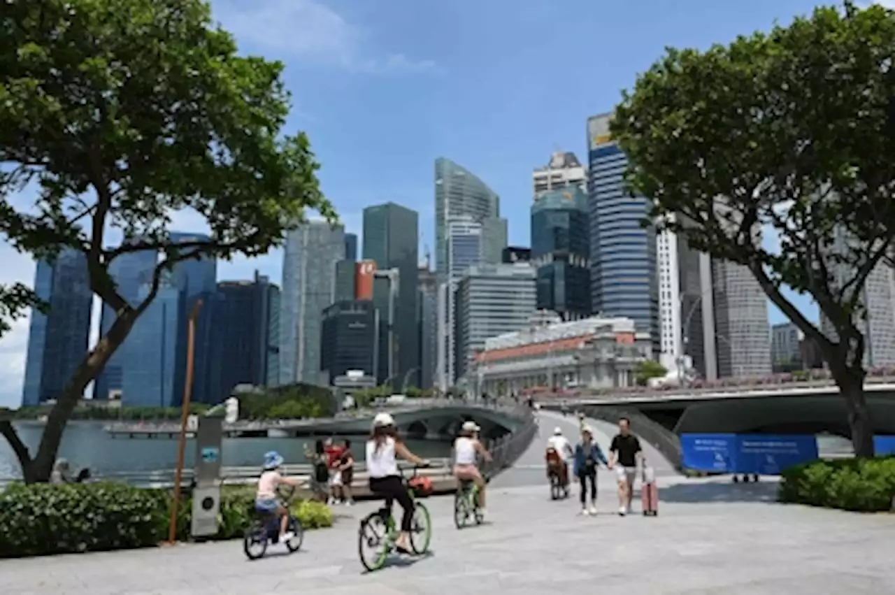 Temperature in Singapore soars to 40-year high