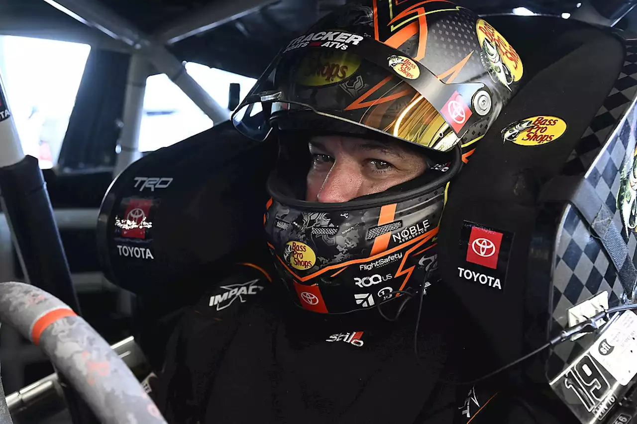 Martin Truex Jr. beats Bubba Wallace for Darlington Cup pole