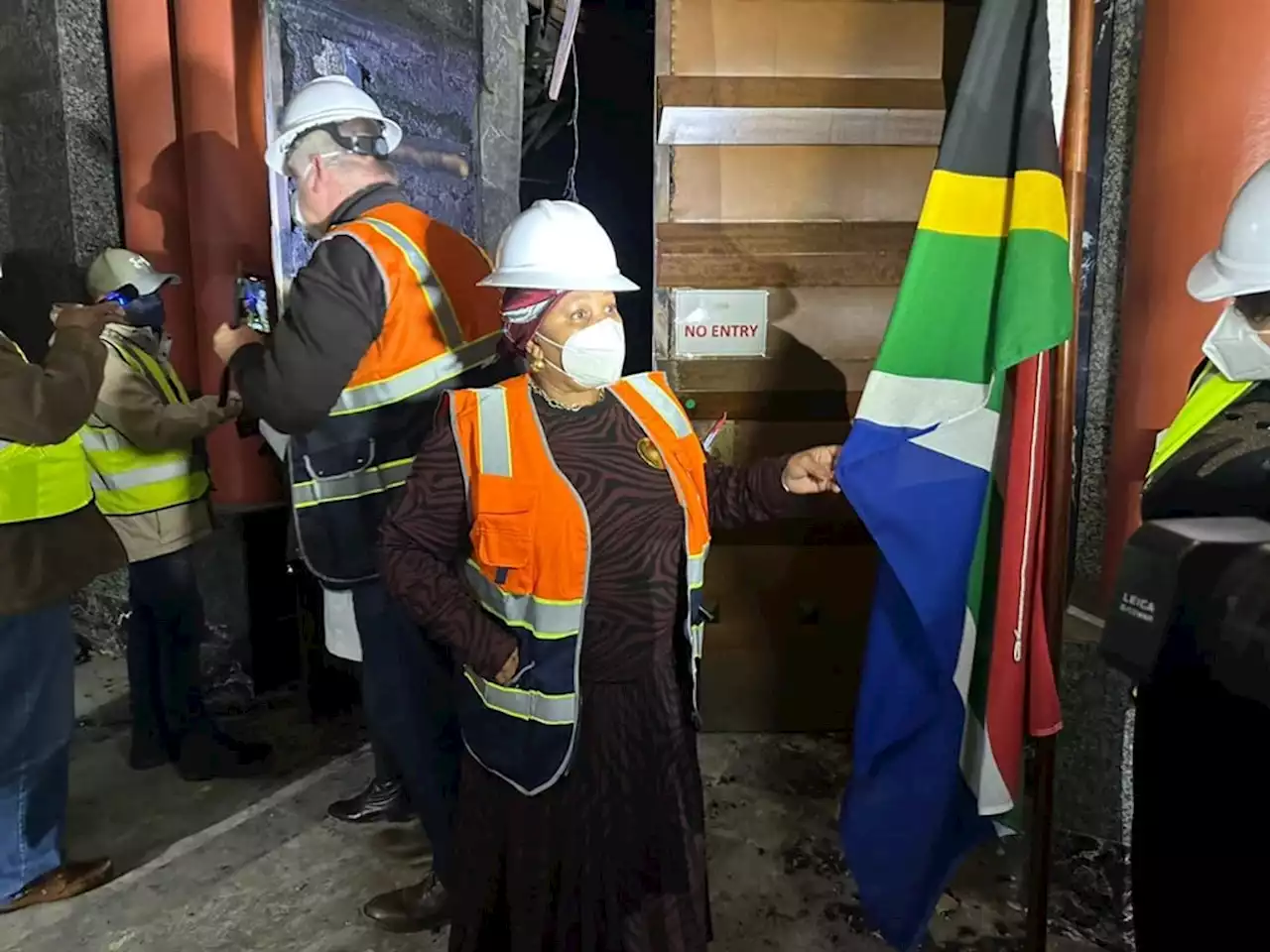 SEE | MPs shocked to see SA flags survived fire that ripped through National Assembly building | News24