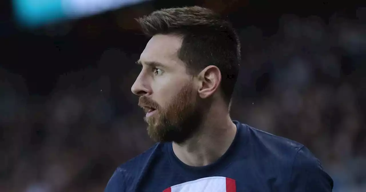 ¿Buen ambiente laboral? A Messi lo ‘chiflan’ los hinchas del PSG al tener el balón