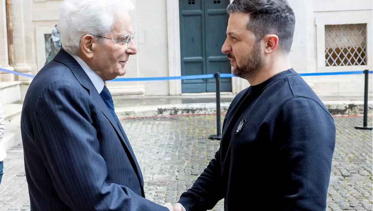 Mattarella a Zelensky: 'Pieno sostegno dell'Italia, la pace non sia una resa'