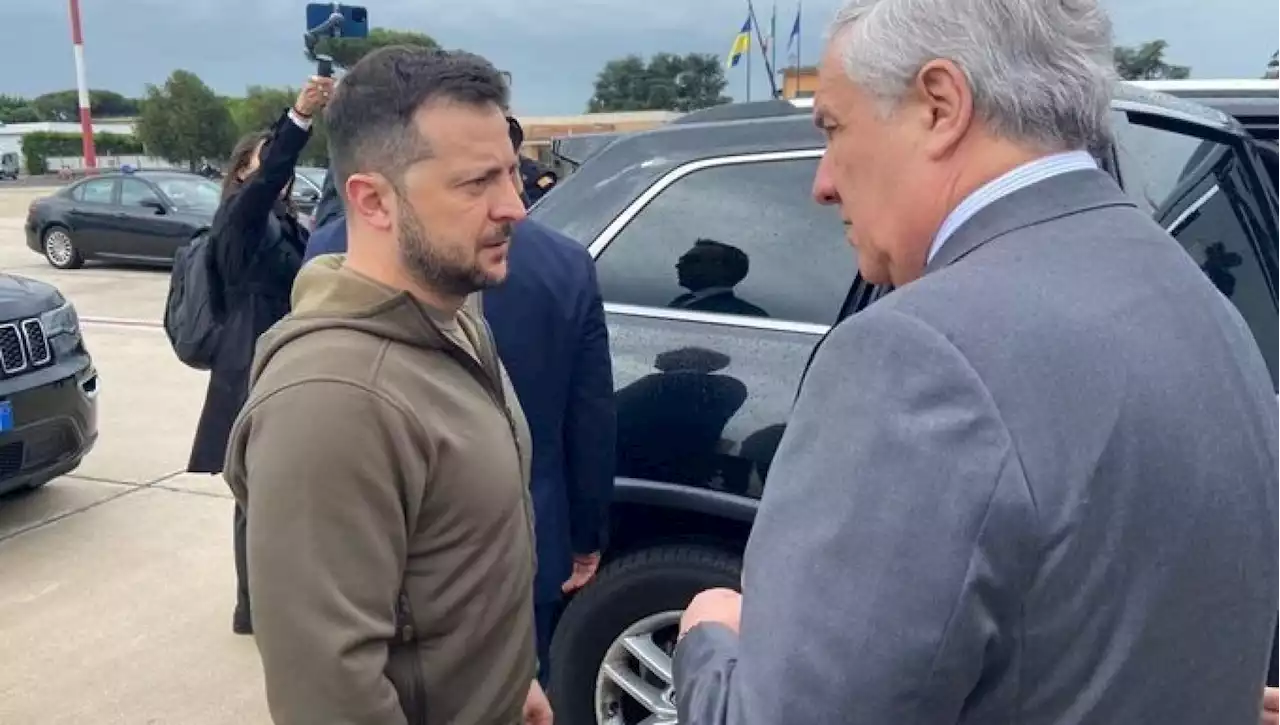 Zelensky a Roma. Il presidente ucraino atterrato a Ciampino: 'Visita importante per la nostra vittoria'