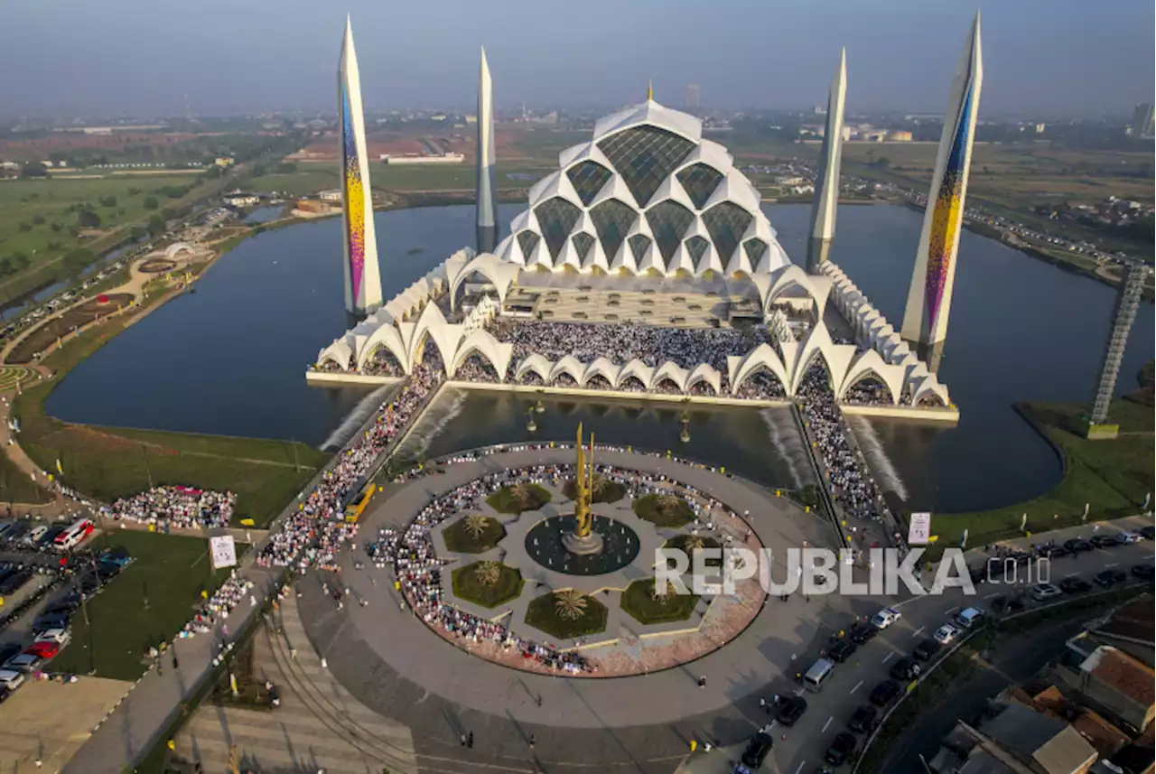 Gubernur Khofifah Terpukau Arsitektur Masjid Raya Al Jabbar |Republika Online