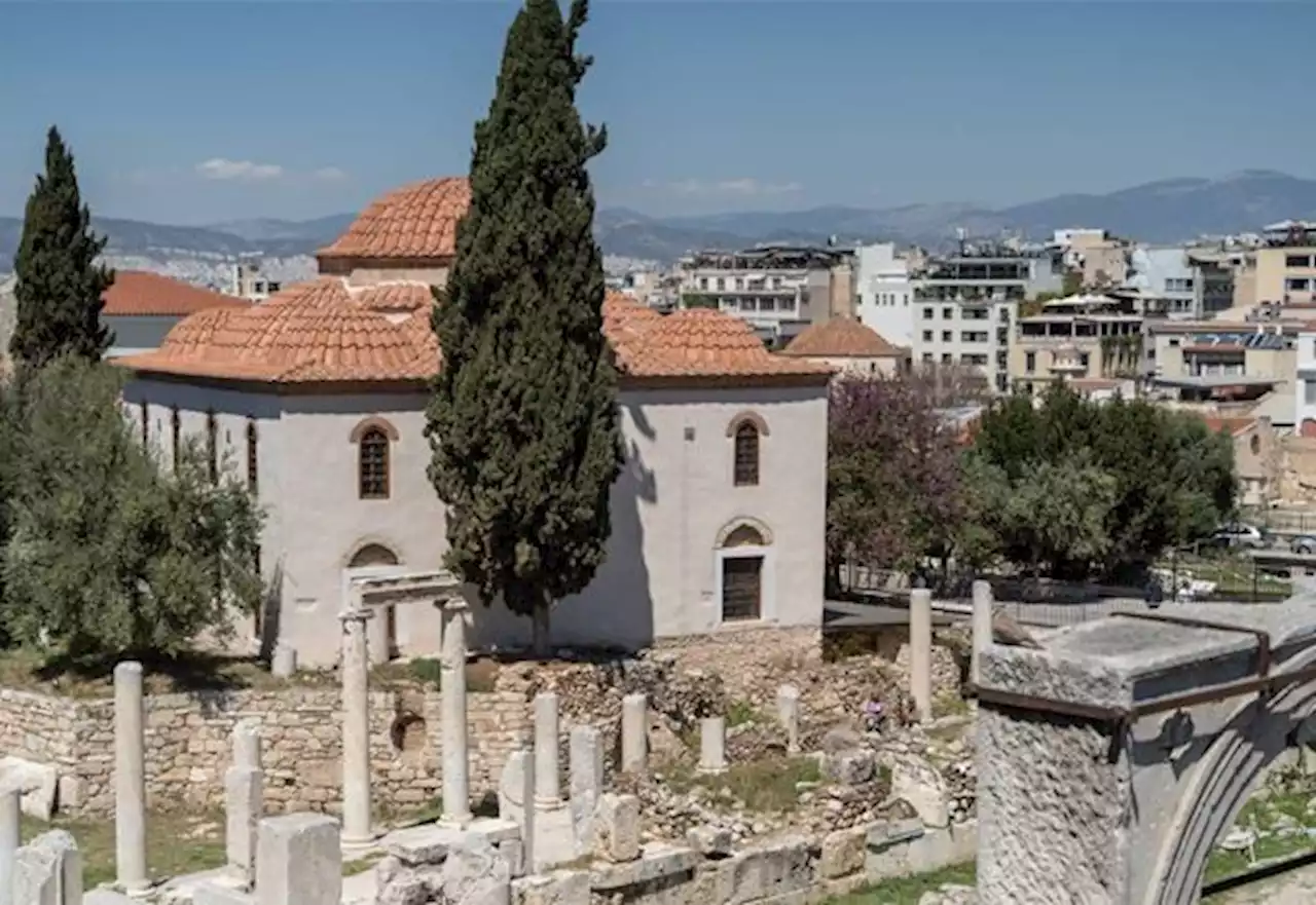 Masjid Fethiye Athena, Dibangun di Atas Reruntuhan Gereja