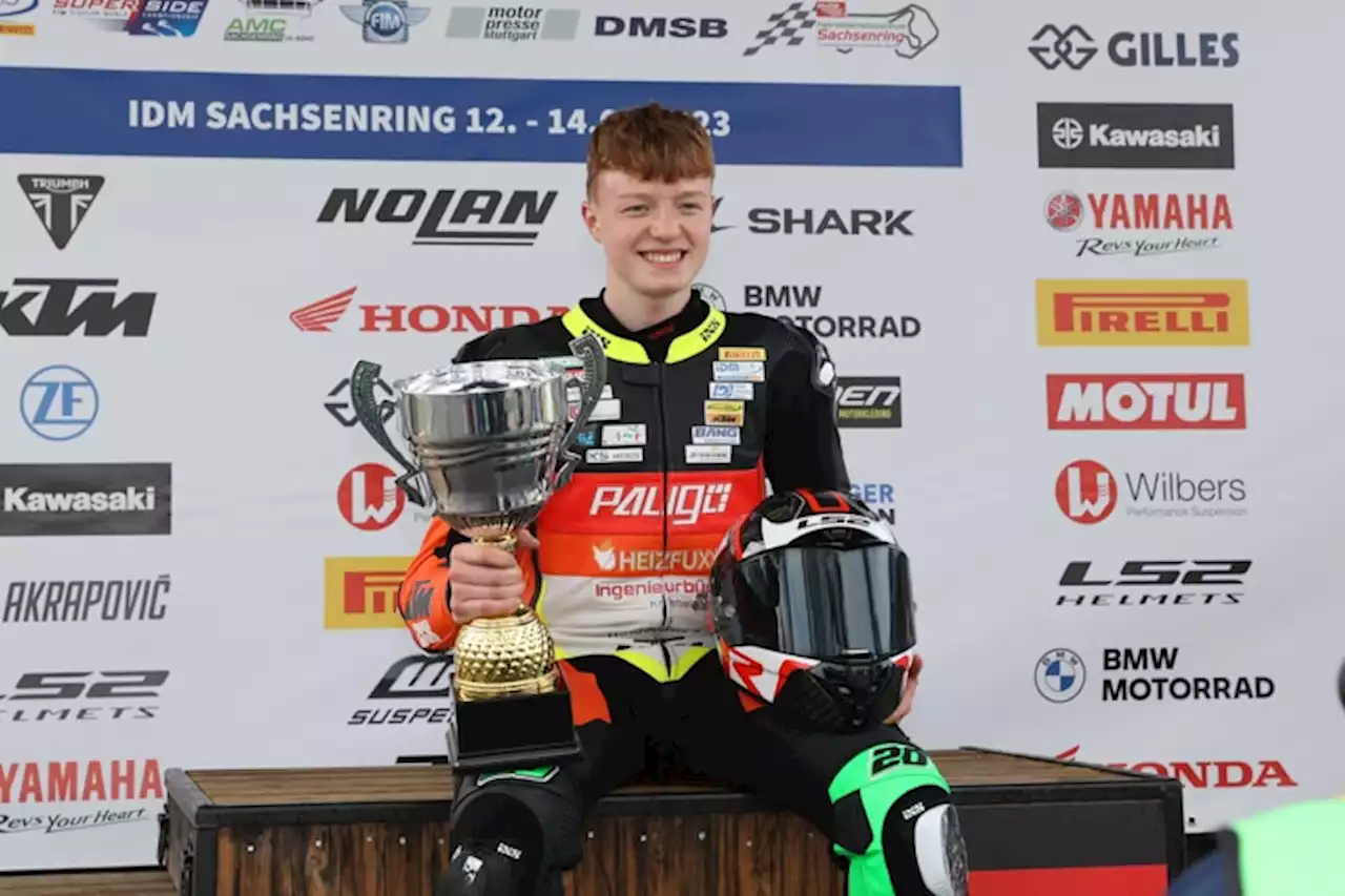 IDM Sachsenring: Schneider schockt 300er-Konkurrenz