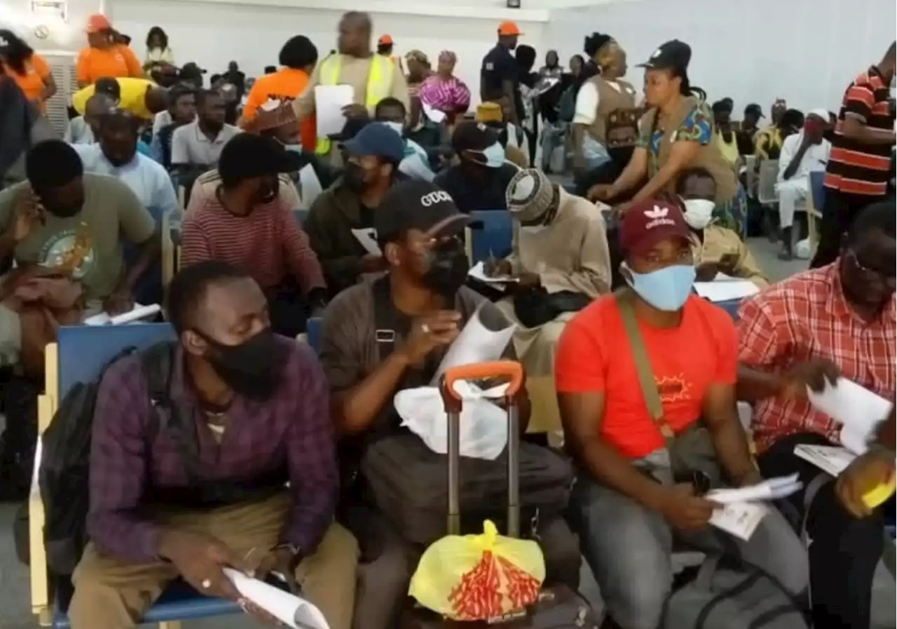 PHOTOS: 15th batch of Nigerians arrives from Sudan -- 2,371 evacuated so far | TheCable