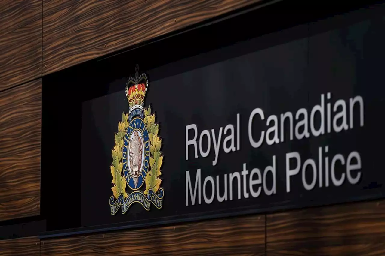 B.C. police watchdog deployed to Vancouver Island after shooting in RCMP parking lot