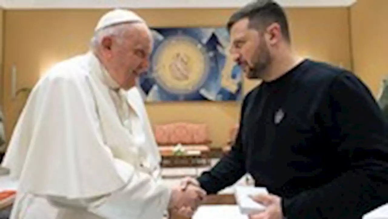 Zelensky meets Pope Francis at Vatican for first time during Ukraine war