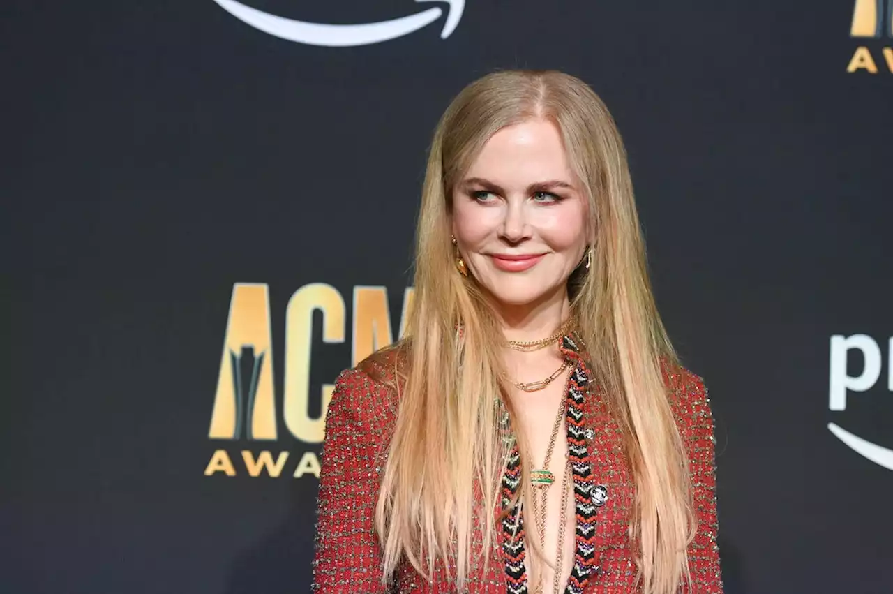 Nicole Kidman Wore Absolutely Nothing Under Her Chanel Suit