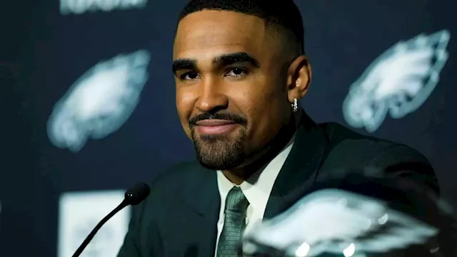 Jalen Hurts' incredible 2023 continues after the Eagles QB earns master's from Oklahoma