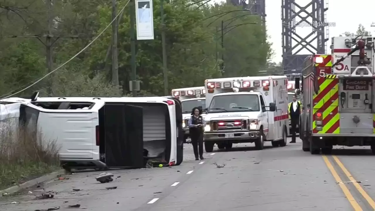 1 killed, 9 injured in multiple-vehicle crash on Far South Side, Chicago officials say