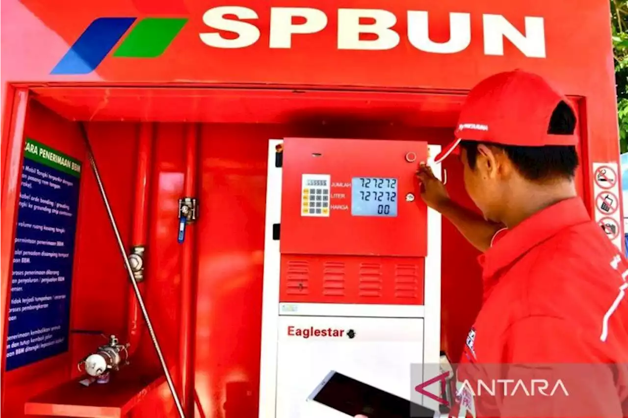 MenKopUKM sebut pemerintah sedang memperbanyak SPBU nelayan