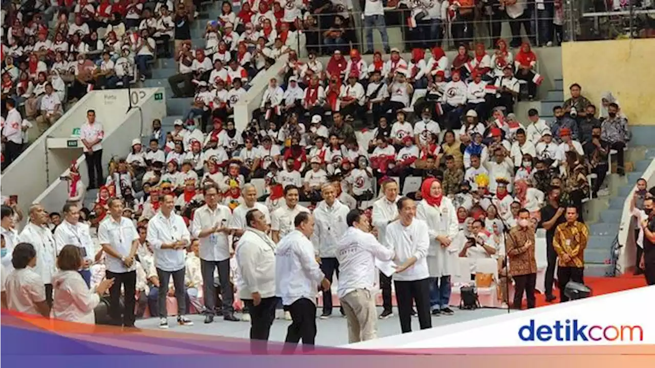 Jokowi Bilang RI Butuh Pemimpin Berani, Ada Relawan Teriak Nama 'Prabowo'