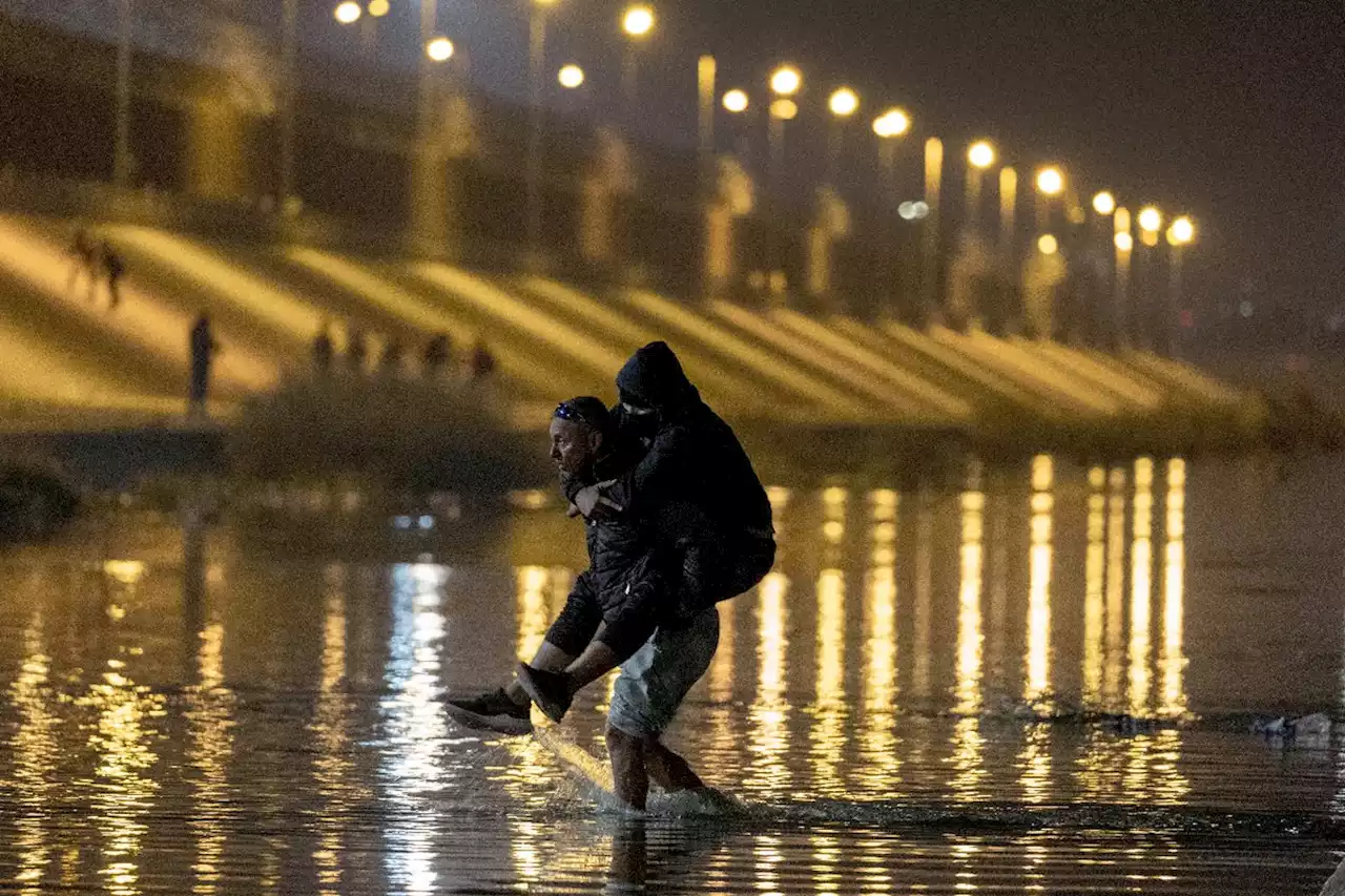 Migrantes colombianos cruzan frontera hacia Estados Unidos de forma irregular