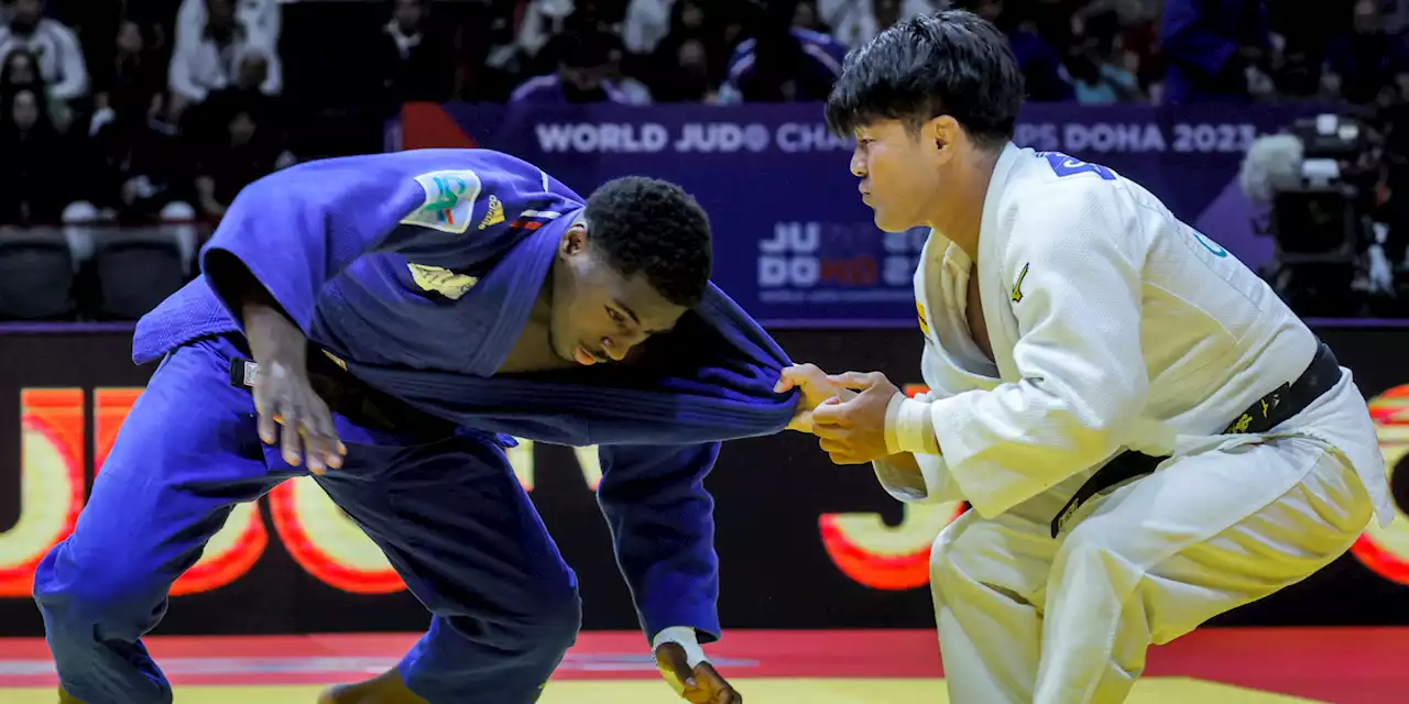 Mondiaux de judo : l'équipe de France médaillée d'argent de l'épreuve mixte par équipes