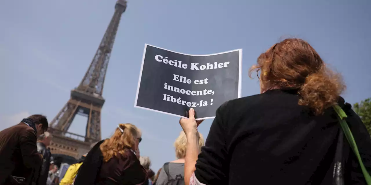 Rassemblement à Paris pour Cécile Kohler et Jacques Paris, détenus en Iran