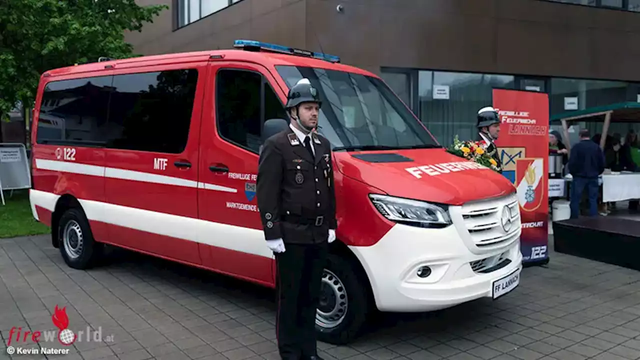 Stmk: Feuerwehr Lannach segnet neues Kommandofahrzeug