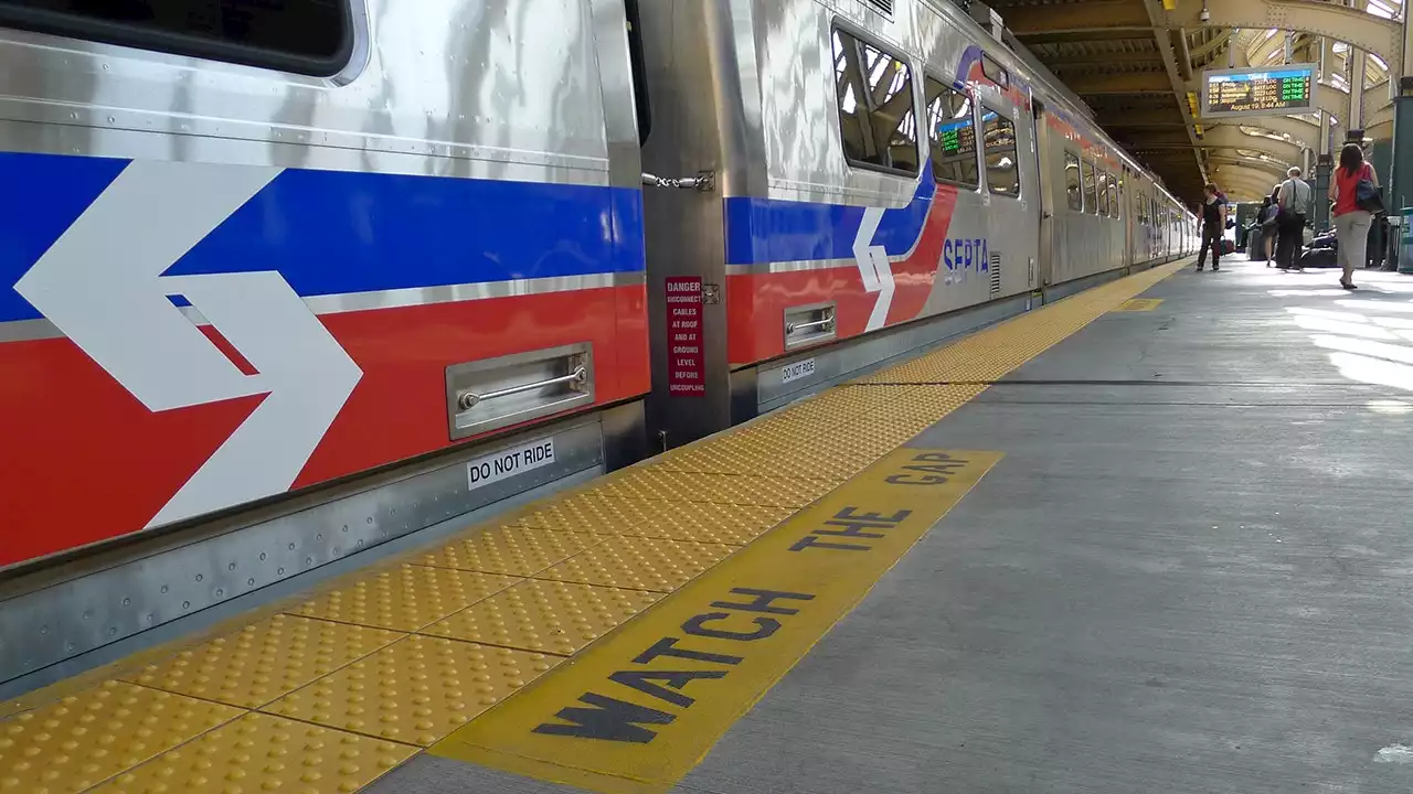 Philadelphia teen shot and killed on SEPTA train platform, suspect at large