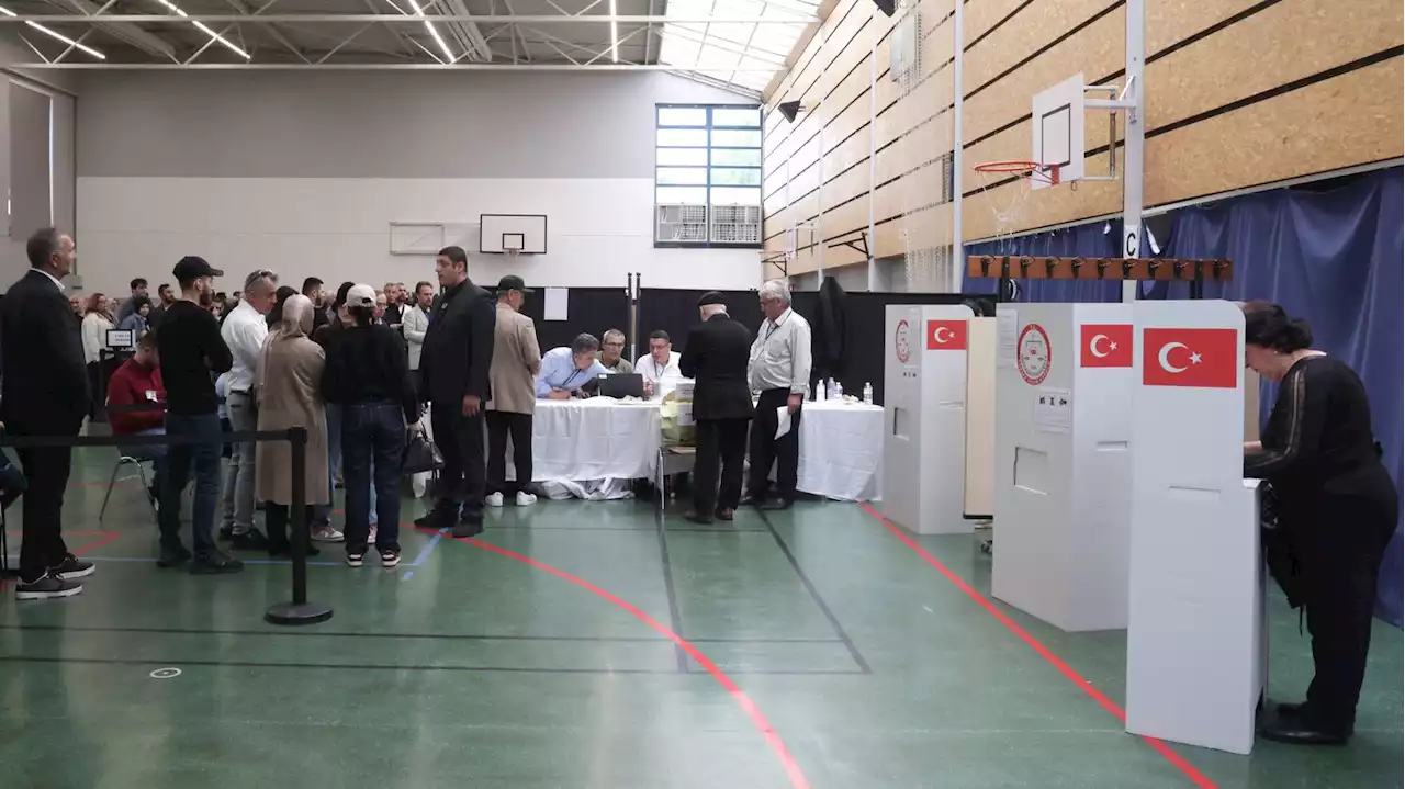 Elections turques : Gérald Darmanin alerte sur des 'risques de troubles à l'ordre public' et demande aux préfets 'd'interdire, si nécessaire, les manifestations'