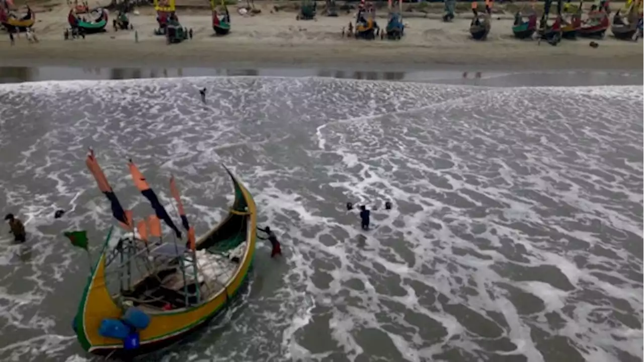 Cyclone Mocha floods Myanmar port city, sparing major refugee camps