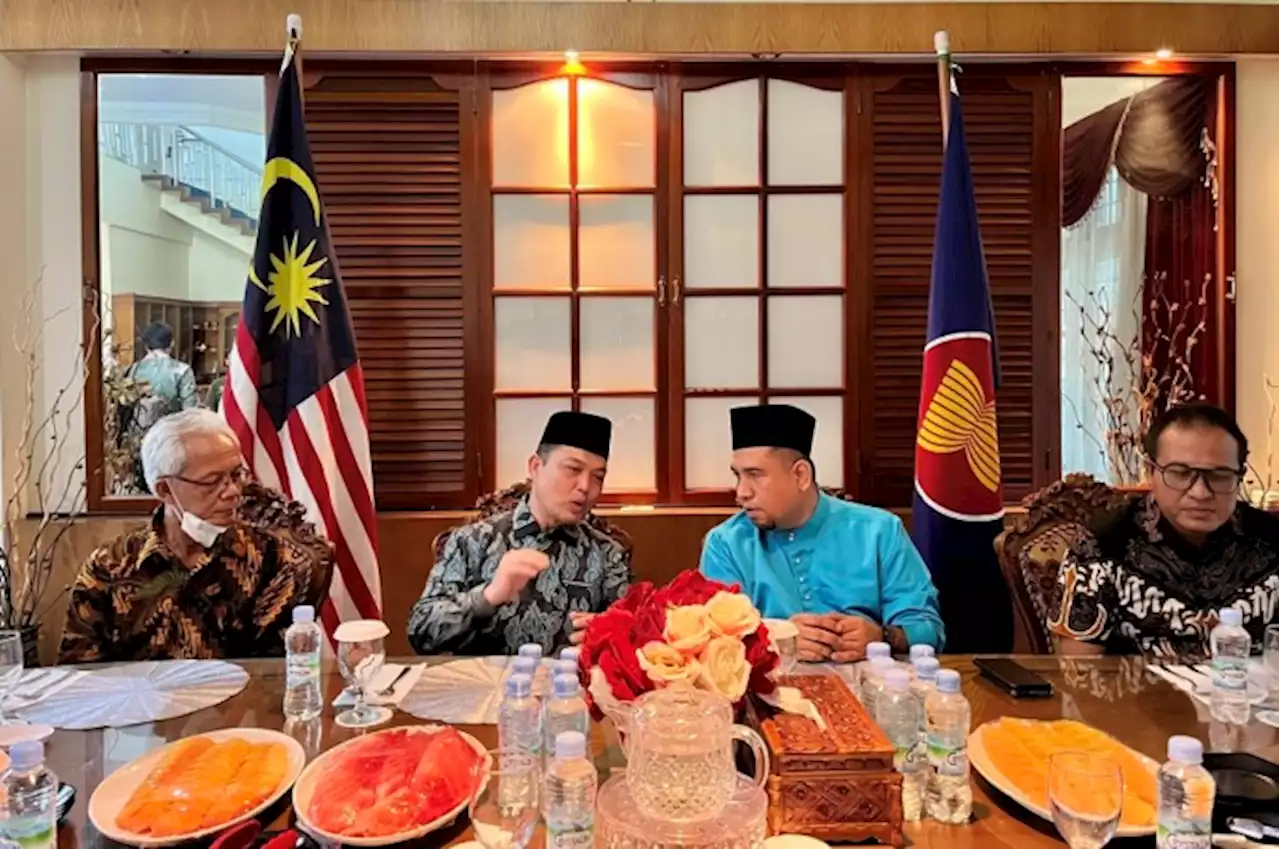 Ria Norsan Hadiri Majelis Ramah Mesra Konsulat Malaysia