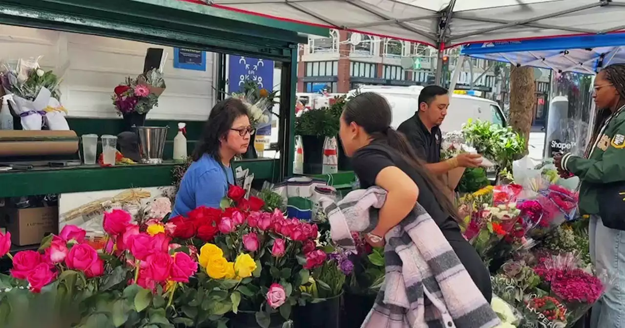 Flower seller in S.F. Union Square looks for Mother's Day business bounce