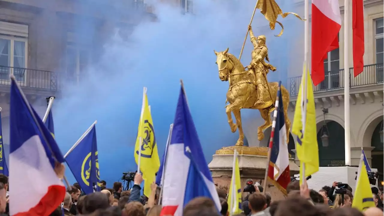 Darmanin dénonce les slogans entendus dans la manif d’extrême droite qu’il voulait interdire