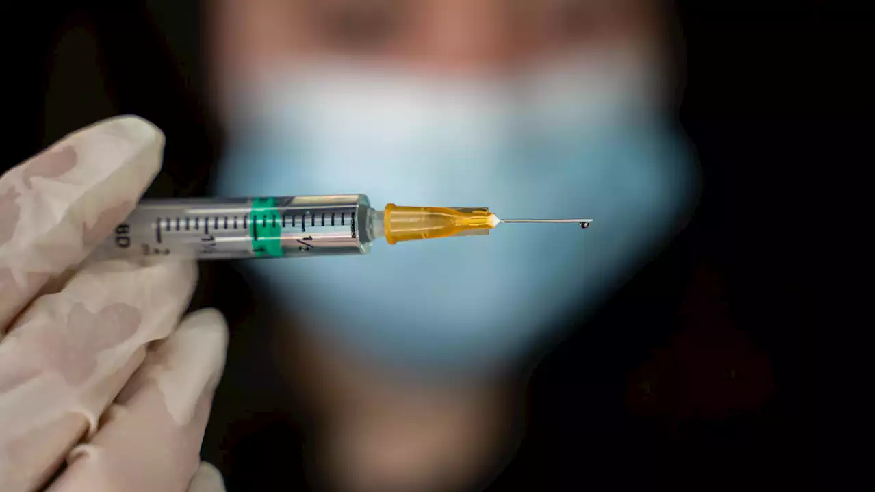 Le décret sur la réintégration des soignants non vaccinés publié par le gouvernement