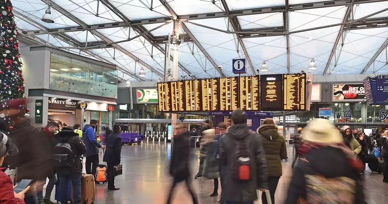 All lines blocked between Piccadilly and Manchester Airport due to 'incident'