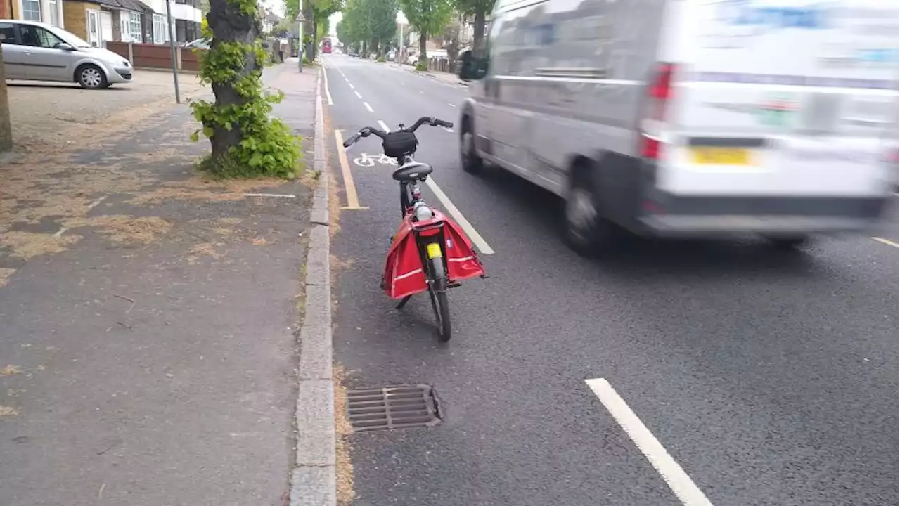 Councillor encourages cyclists to be “brave” on a 1.2m wide “safe” cycle lane