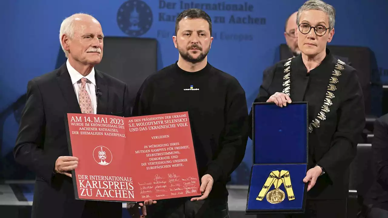 Zelenski recoge el Premio Carlomagno en nombre del pueblo ucraniano