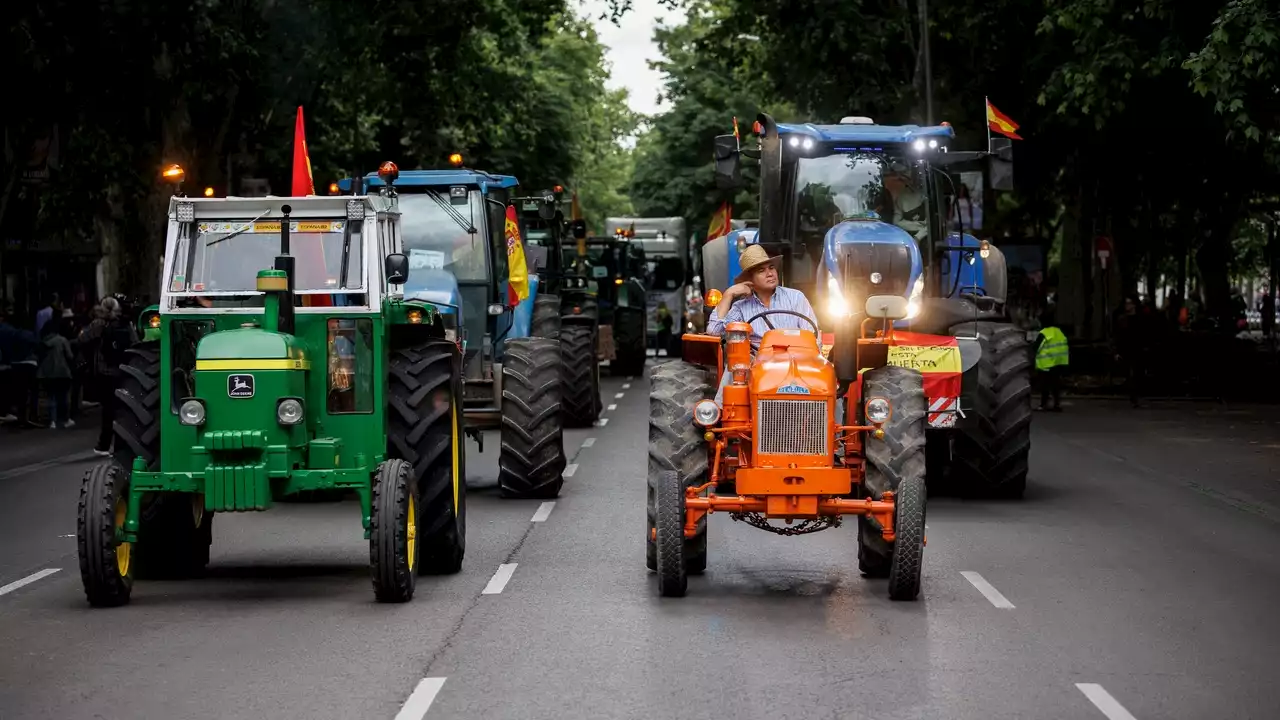 Agricultores, ganaderos, cazadores y transportistas marchan en Madrid en defensa del modo de vida rural