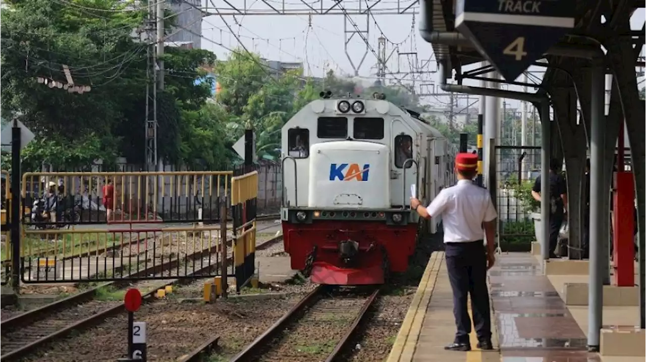 Viral Dipakai SMAN 3 Bandung untuk Study Tour, Apa Itu Kereta Api Luar Biasa?