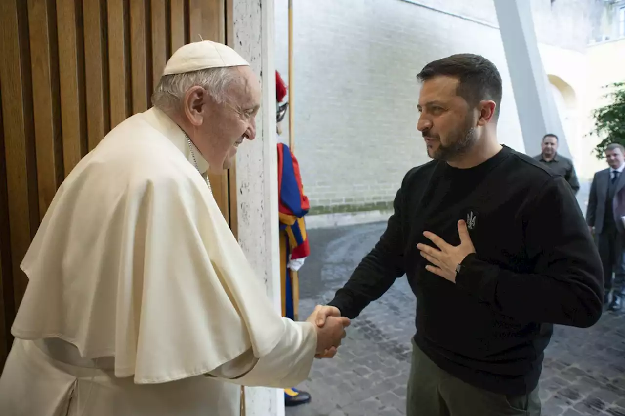 Papa Francisco se encontra com Volodymyr Zelenskyy no Vaticano